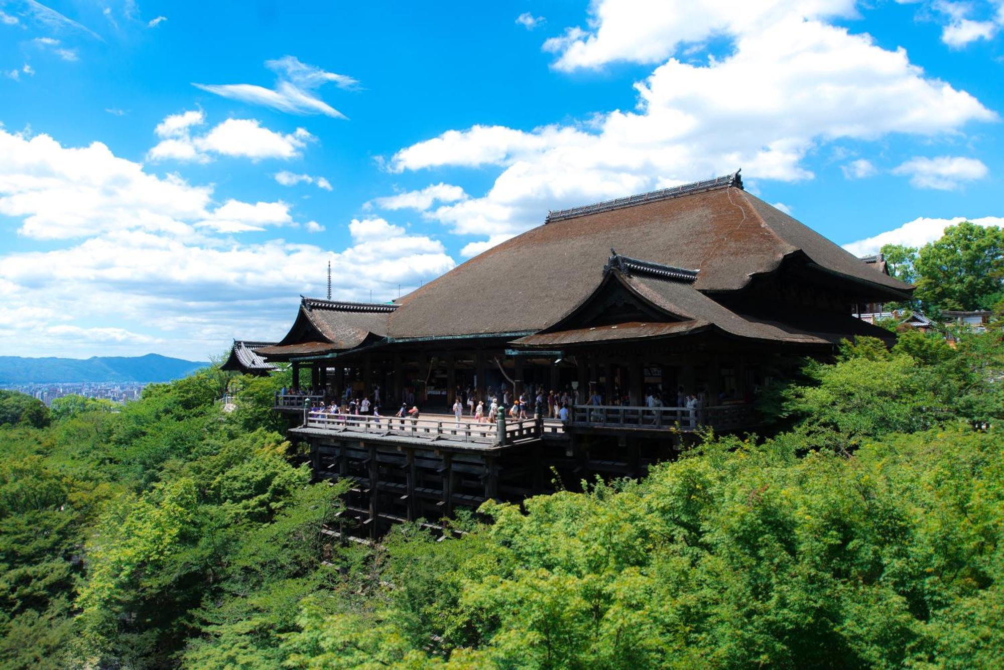 Glanz Kei Station Hotel 4*